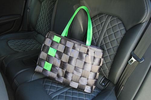 数量限定!】ニューイング シートベルトバッグ ショルダーバッグ 数量限定!】ニューイング シートベルトバッグ ショルダーバッグ