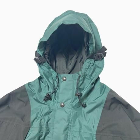 THE NORTH FACEノースフェイスからGORE-TEX NYLON MOUNTAIN PARKA