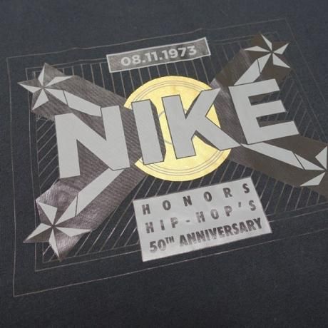 NIKE （ナイキ）NSW HIP HOP 50TH ANNIVERSARYのS/S PRINT-T