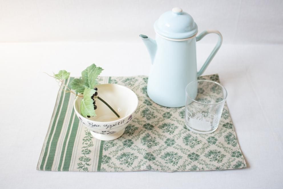 ファッション通販】 グランシュマン 陶器 スプーンレスト トリコロールカラー×レッド×花と女性 le grand chemin discoversvg.com ファッション通販】 グランシュマン 陶器 スプーンレスト トリコロールカラー×レッド×花と女性 le grand chemin discoversvg.com