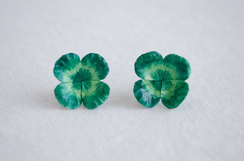 yayoi ヤヨイ　四つ葉クローバー両耳ピアス　green