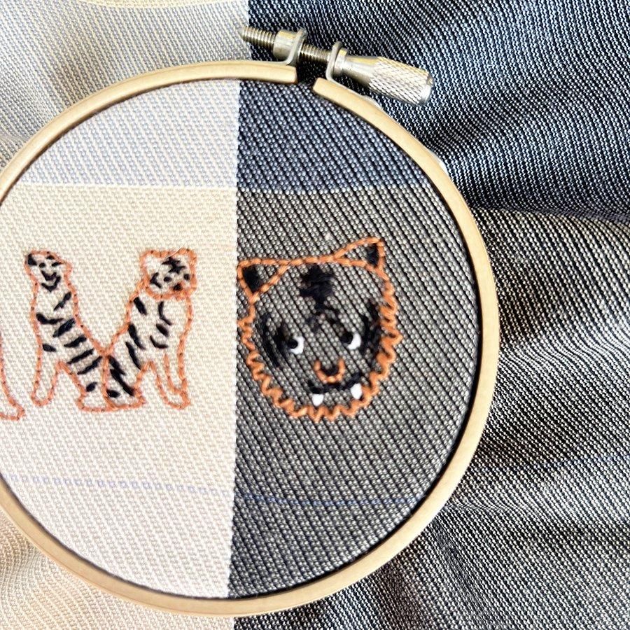 刺繍キットの通販 | トラのアルファベット | クロヤギシロヤギ 刺繍キットの通販 | トラのアルファベット | クロヤギシロヤギ