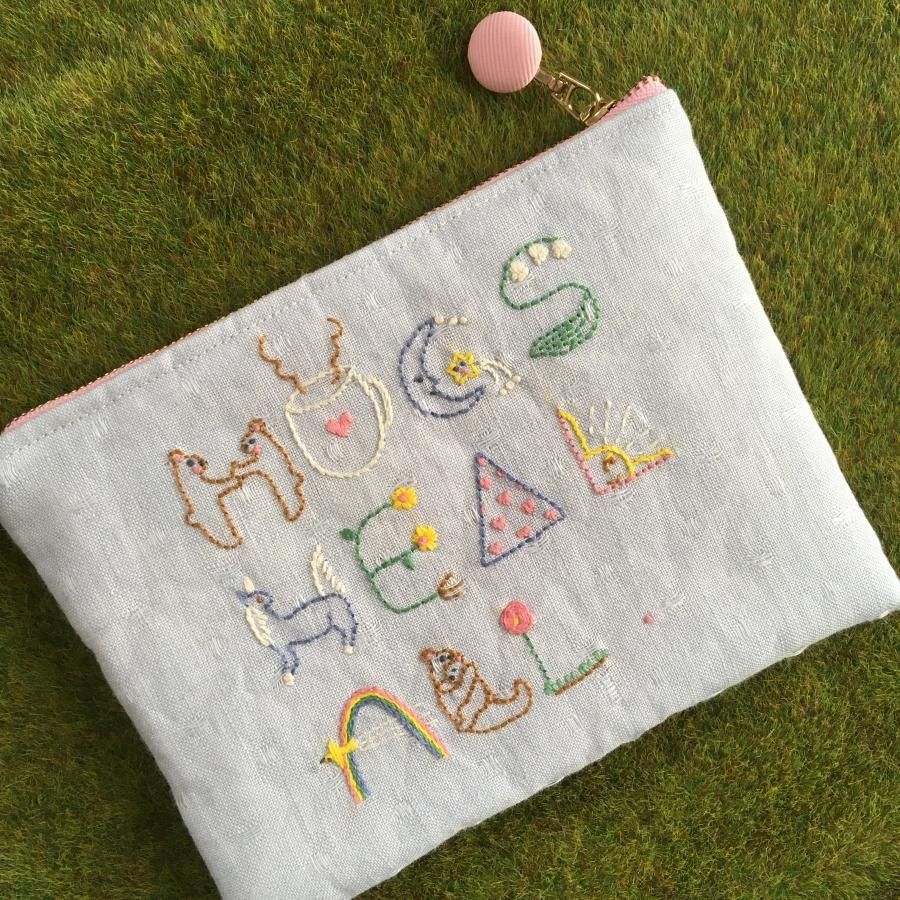 新発売の 刺繍図案 | HUGS HEAL ALL. | クロヤギシロヤギ 絵画