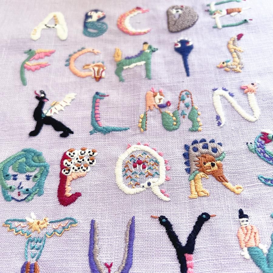 刺繍キットの通販 | 龍と蛇のアルファベット刺繍キット | クロヤギシロヤギ