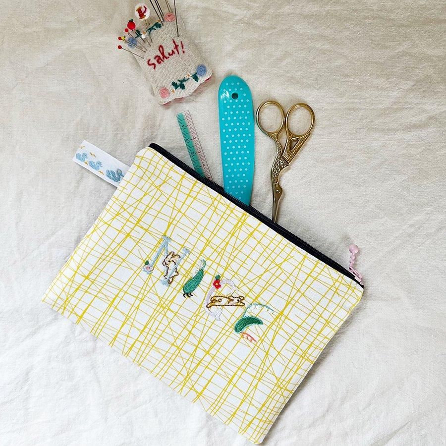 手刺繍ポーチの通販 | SPRING アートポーチ | クロヤギシロヤギ