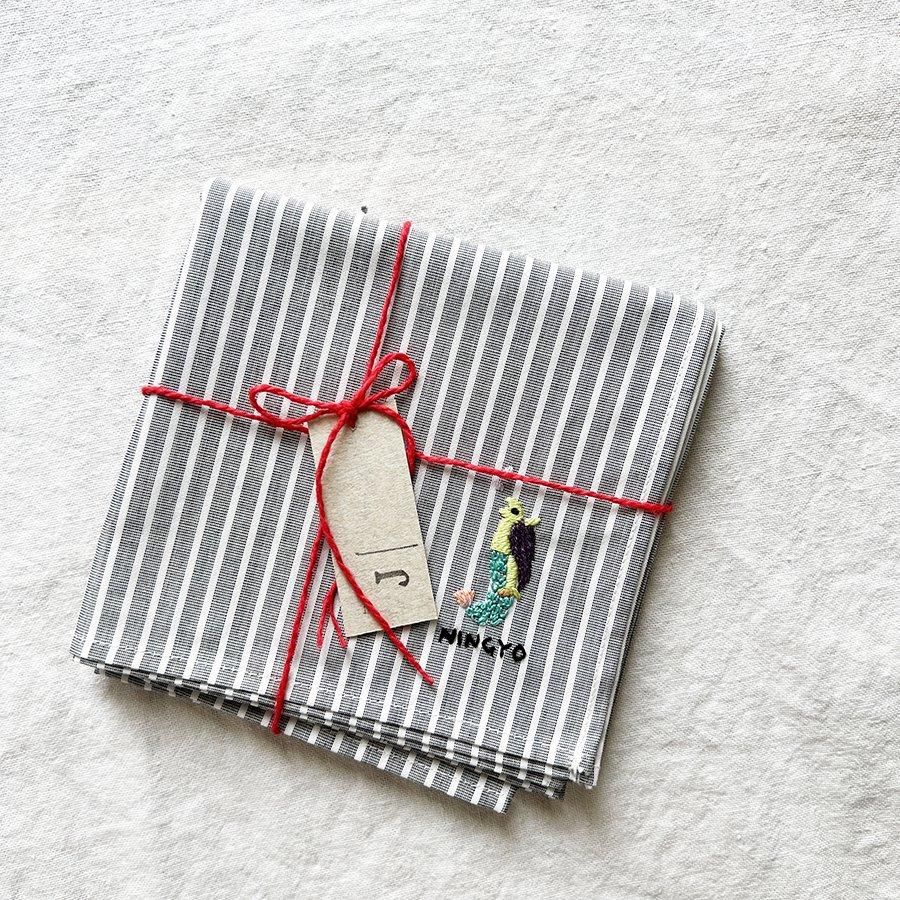 手刺繍ハンカチの通販 | 妖怪 イニシャルハンカチ | クロヤギシロヤギ