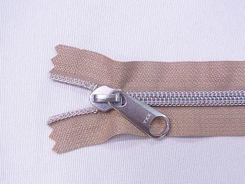 Ykk メタリオン コイルファスナー 40cm 573 シルバー 通販 手芸の店 もりお Ykk メタリオン コイルファスナー 40cm 573 シルバー 通販 手芸の店 もりお