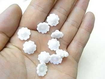 ニューフラワービーズ 12mm col.11 オーロラ 乳白色