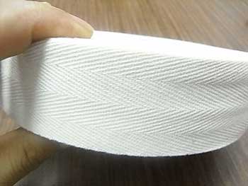 綿テープ　生成り　２ミリ厚　３８ミリ巾　１０ｍ巻