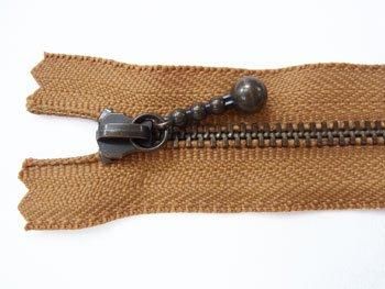 YKK 3GKB 玉付きファスナー 20cm アンティークゴールド col.508 黄土色