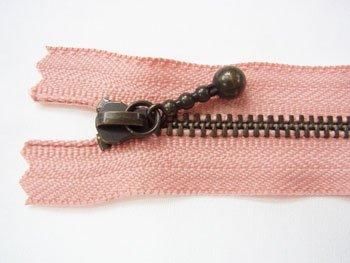 YKK 3GKB 玉付きファスナー 25cm アンティークゴールド col.806 肌色