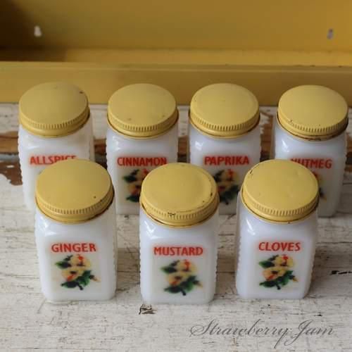 【アメリカヴィンテージ】GRIFFITH'S スパイスボトル　セット　ピンク アメリカヴィンテージ】GRIFFITH'S スパイスボトル セット ピンク