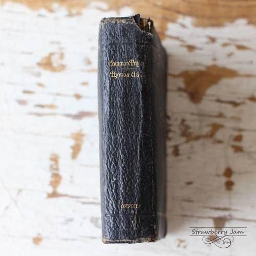 L2310-58 送料込！ 英国アンティーク レザー表紙 聖書 イギリス
