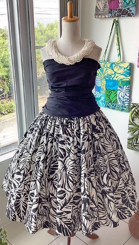マカマカ　パウスカート　フラダンス　リーフ柄　ハワイアン　リゾート　衣装 フラダンス衣装 パウスカート maka houパウ ブラックモンステラ