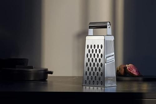☆ドイツ製☆ガード付きステンレススライサー＆WMF•4面おろし器 ヴェーエムエフ（WMF） 4面おろし器 - 自然食品店ナチュラル