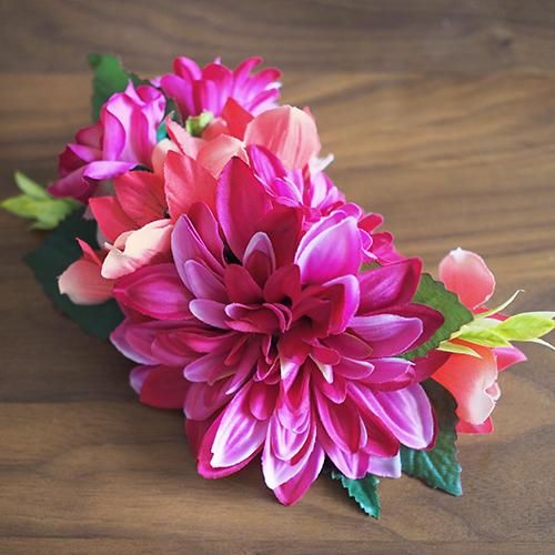 acca ピンク花モチーフ ヘアクリップ 中型 acca ピンク花モチーフ ヘアクリップ 中型 クリップ／ミディアム