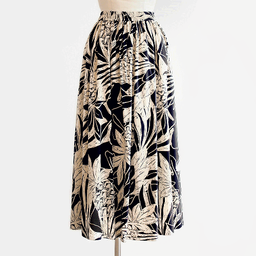 エクリュ / 黒 パイナップル 椰子柄 ウエストゴムのリラックススカート
