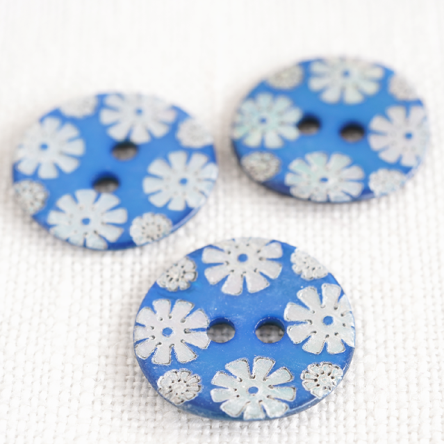 花模様の貝ボタン ブルー 輸入手芸用品のお店 プチコパン 花模様の貝ボタン ブルー 輸入手芸用品のお店 プチコパン