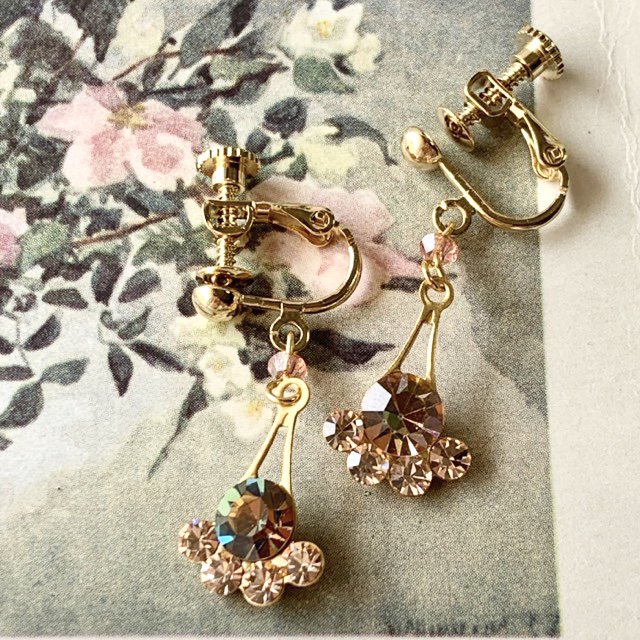 Vintage Swarovski Earrings [ピンク系]【よつば商店オリジナルハンドメイドアクセサリー】 - vintage