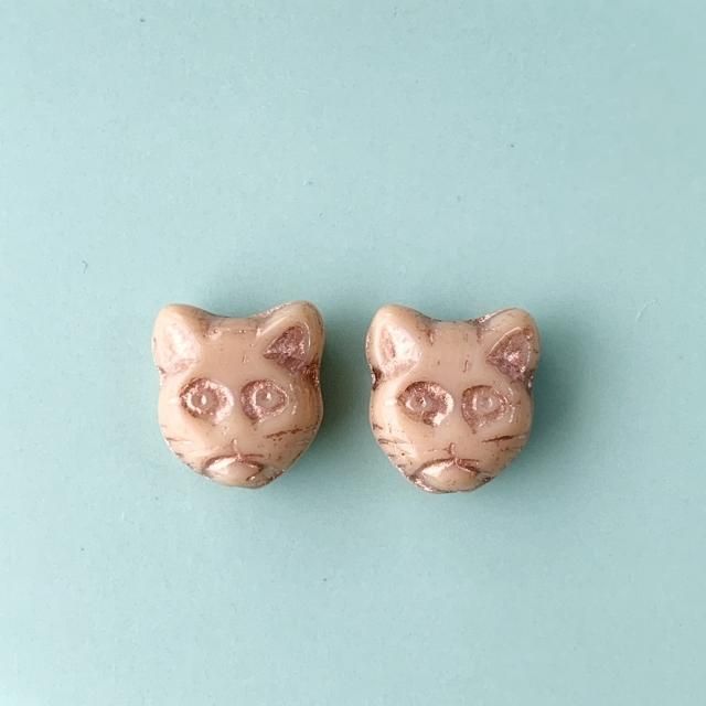 チェコプレスビーズ ねこフェイス ミルクティー 13mm 2個セット Vintageカボション ブラスチャーム セッティングなどアクセサリーパーツのお店 よつば商店 チェコプレスビーズ ねこフェイス ミルクティー 13mm 2個セット Vintageカボション ブラスチャーム セッティングなどアクセサリーパーツのお店 よつば商店