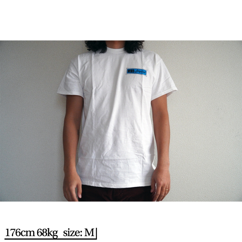 デューイウェーバー スタイリストTシャツ | ホワイト - ロング デューイウェーバー スタイリストTシャツ | ホワイト - ロング