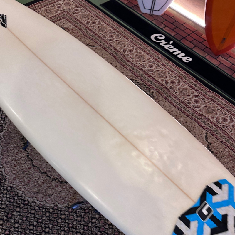 ロングボード　中古美品　ローカルモーション　9’1ft すぐ乗れる　テイクオフ早 ロングボード 中古美品 ローカルモーション 9'1ft すぐ乗れる
