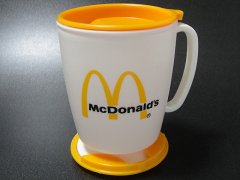 ★80'sアメリカ マクドナルド プラスチック製ふた付トラベル ロゴマーク マグカップ未使用