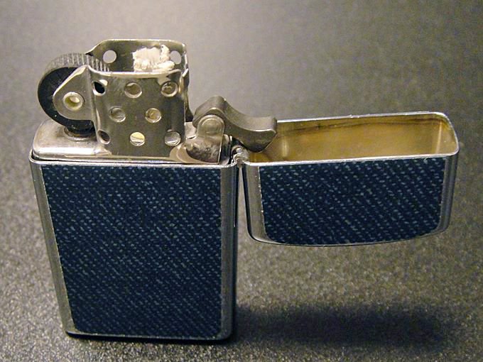 1981年製◇スリムジッポー◇ヴィンテージZIPPO◇デニム柄◇てんとう虫 