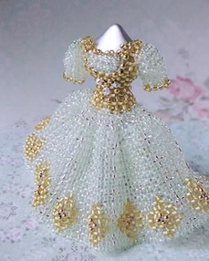 tutu*（チュチュ）】 ビーズドレス、ミニトルソー、ビーズ