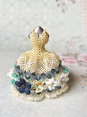 tutu*（チュチュ）】 ビーズドレス、ミニトルソー、ビーズ