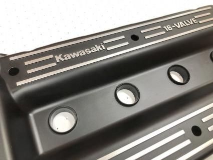 GPZ900Rヘッドカバー 艶消し塗装 ブラック - ブルドッカータゴス GPZ900Rヘッドカバー 艶消し塗装 ブラック - ブルドッカータゴス