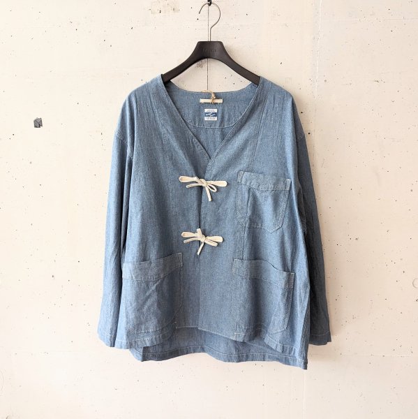 <img class='new_mark_img1' src='https://img.shop-pro.jp/img/new/icons10.gif' style='border:none;display:inline;margin:0px;padding:0px;width:auto;' />ARMY TWILL (ߡĥ) CHAMBRAY TAPE SHIRT - BLUE