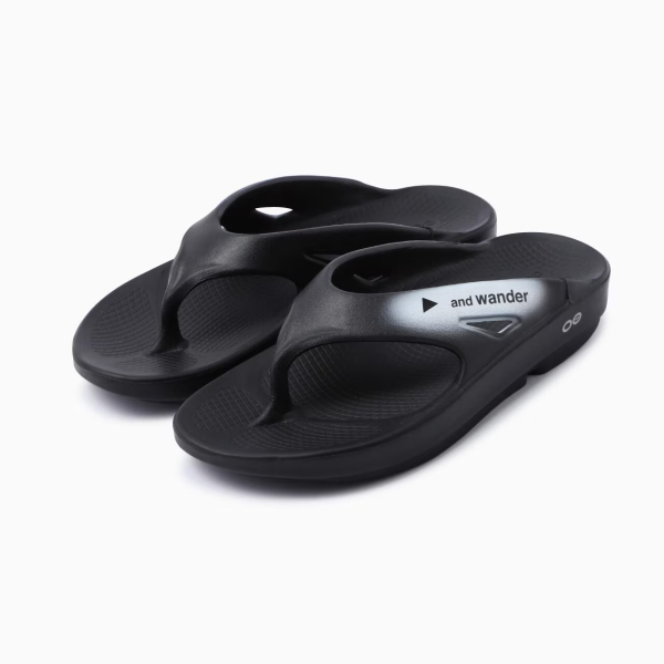 OOFOS original  and wander recovery sandal - BLACK