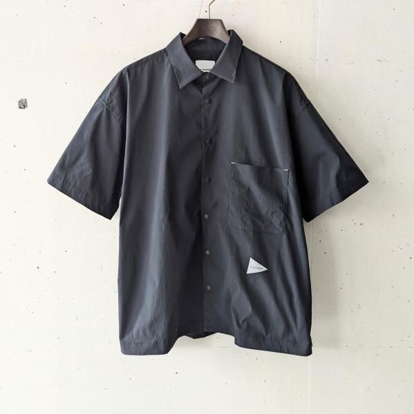 and wander (ɥ) UV cut stretch SS shirt- BLACK