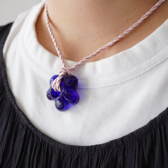 Sisi Joia (シシジョイア) Fleur Necklace - Blue/Pale pink