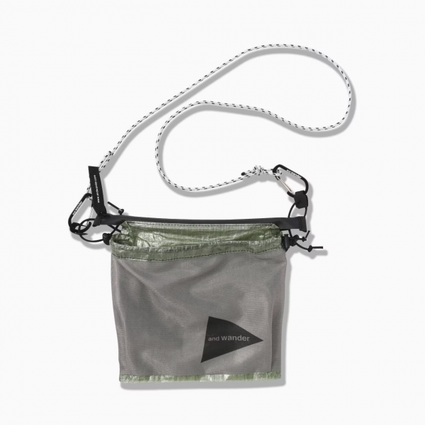 and wander(アンドワンダー) UL sacoche with Dyneema(R) - GREEN