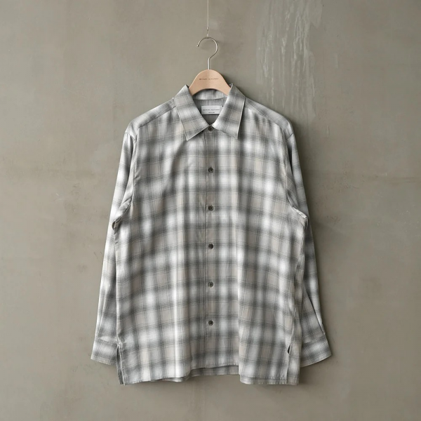 manual alphabet (ޥ˥奢륢ե٥å) TWILL OMBRE OPEN COLLAR SHT - Lt.Grey / WHITE