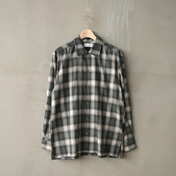 manual alphabet (ޥ˥奢륢ե٥å) TWILL OMBRE OPEN COLLAR SHT - GREY / BEIGE