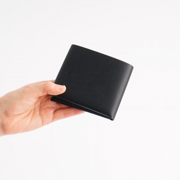 <img class='new_mark_img1' src='https://img.shop-pro.jp/img/new/icons9.gif' style='border:none;display:inline;margin:0px;padding:0px;width:auto;' />irose () SEAMLESS SHORT WALLET  - BLACK