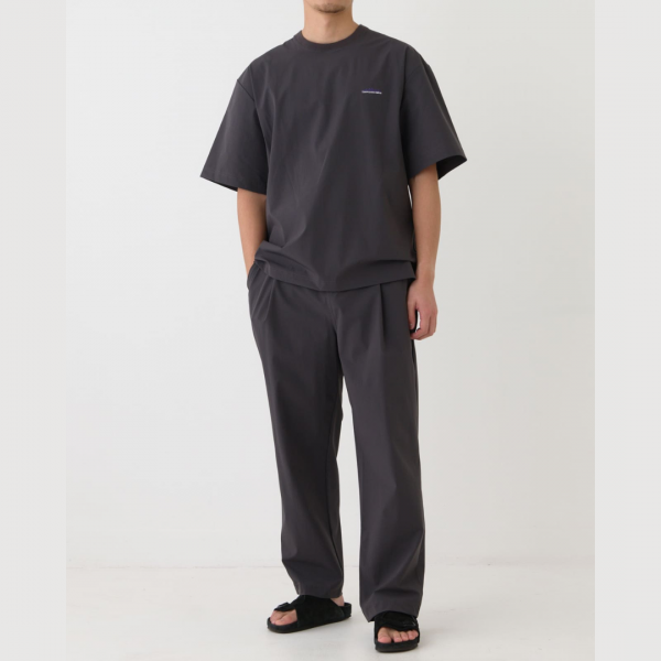 <img class='new_mark_img1' src='https://img.shop-pro.jp/img/new/icons10.gif' style='border:none;display:inline;margin:0px;padding:0px;width:auto;' />THOUSAND MILE (ɥޥ) SHORT SLEEVE T-SHIRTS&LONG PANTS SET (2025) - CHARCOAL