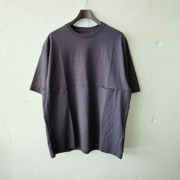 <img class='new_mark_img1' src='https://img.shop-pro.jp/img/new/icons10.gif' style='border:none;display:inline;margin:0px;padding:0px;width:auto;' />EEL ()  YURURI TEE 1/2 - CHARCOAL