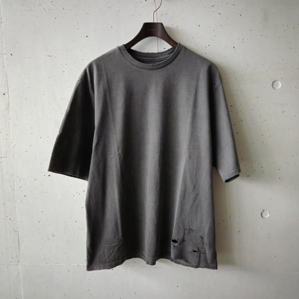 <img class='new_mark_img1' src='https://img.shop-pro.jp/img/new/icons10.gif' style='border:none;display:inline;margin:0px;padding:0px;width:auto;' />marka(マーカ) 40/2 ORGANIC COTTON KNIT CREW NECK DAMAGED TEE - dameged
