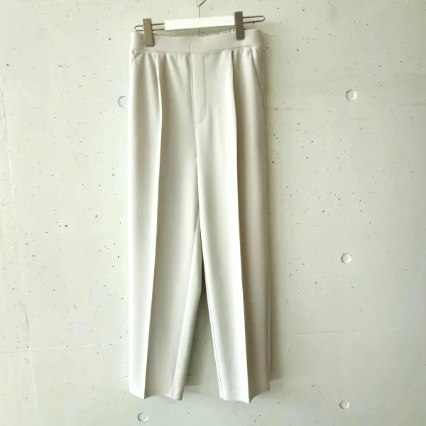 <img class='new_mark_img1' src='https://img.shop-pro.jp/img/new/icons9.gif' style='border:none;display:inline;margin:0px;padding:0px;width:auto;' />ZAMPA (ザンパ) イージーテーパードパンツ - Light Grey