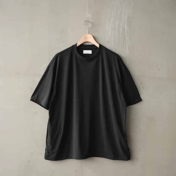 <img class='new_mark_img1' src='https://img.shop-pro.jp/img/new/icons10.gif' style='border:none;display:inline;margin:0px;padding:0px;width:auto;' />manual alphabet (ޥ˥奢륢ե٥å) DRY SPINDLE SS TEE - BLACK