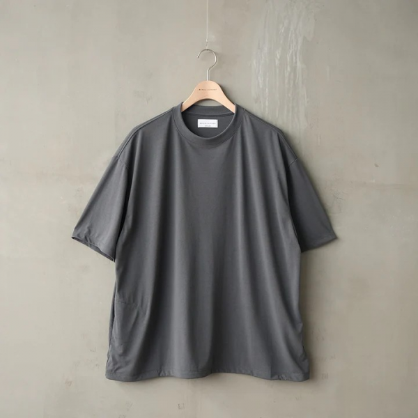 <img class='new_mark_img1' src='https://img.shop-pro.jp/img/new/icons10.gif' style='border:none;display:inline;margin:0px;padding:0px;width:auto;' />manual alphabet (ޥ˥奢륢ե٥å) DRY SPINDLE SS TEE - CHARCOAL
