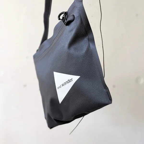 【and wander】【アンドワンダー】waterproof sacoche waterproof sacoche | and wander（アンドワンダー） ｜【公式