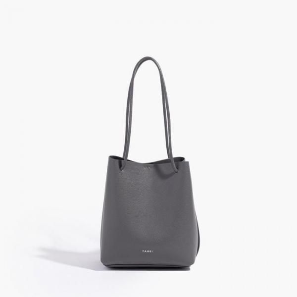 <img class='new_mark_img1' src='https://img.shop-pro.jp/img/new/icons9.gif' style='border:none;display:inline;margin:0px;padding:0px;width:auto;' />YAHKI(䡼) CROSSBODY BAG (Ĺ) - GREY