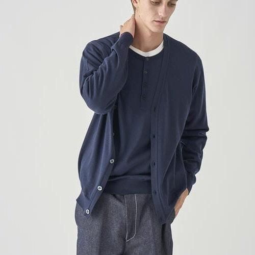 JOHN SMEDLEY (ジョンスメドレー) HALIN Vネック長袖ニットカーディガン 30G MODERN FIT - BLACK