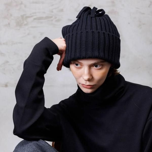 <img class='new_mark_img1' src='https://img.shop-pro.jp/img/new/icons10.gif' style='border:none;display:inline;margin:0px;padding:0px;width:auto;' />VOAAOV (ヴォアーブ) MERINO WOOL Watch & Neckwarmer - BLACK