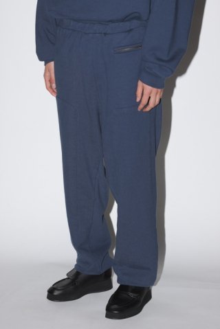 <img class='new_mark_img1' src='https://img.shop-pro.jp/img/new/icons20.gif' style='border:none;display:inline;margin:0px;padding:0px;width:auto;' />WILLY CHAVARRIA / BIG DADDY SWEAT PANT - navy base
